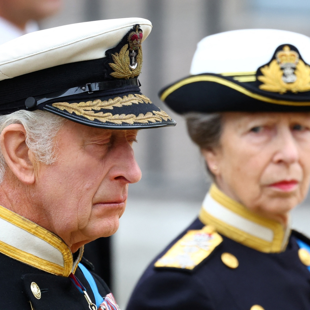 Κηδεία Βασίλισσας Ελισάβετ: Οι φωτογραφίες από το Αββαείο του Westminster