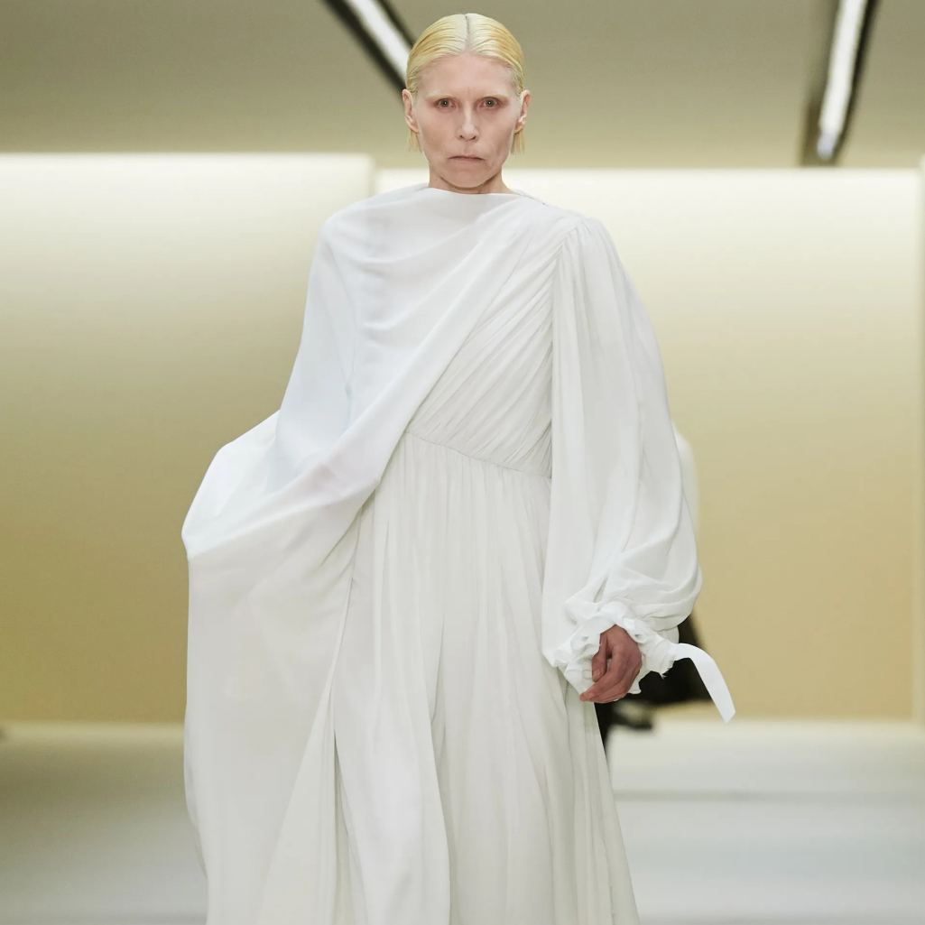 Paris Fashion Week: Ό,τι μας εντυπωσίασε από το πολυαναμενόμενο show του Balenciaga μέχρι τον φόρο τιμής στη Vivienne Westwood