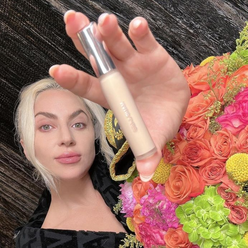Lady Gaga: Λάνσαρε νέο σούπερ concealer που αναμένεται να γίνει ανάρπαστο
