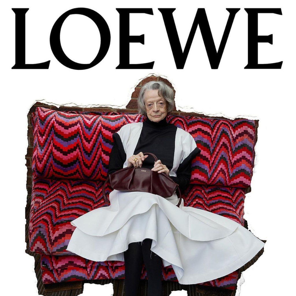 Η Μάγκι Σμιθ γίνεται το νέο (τέλειο) πρόσωπο της Loewe