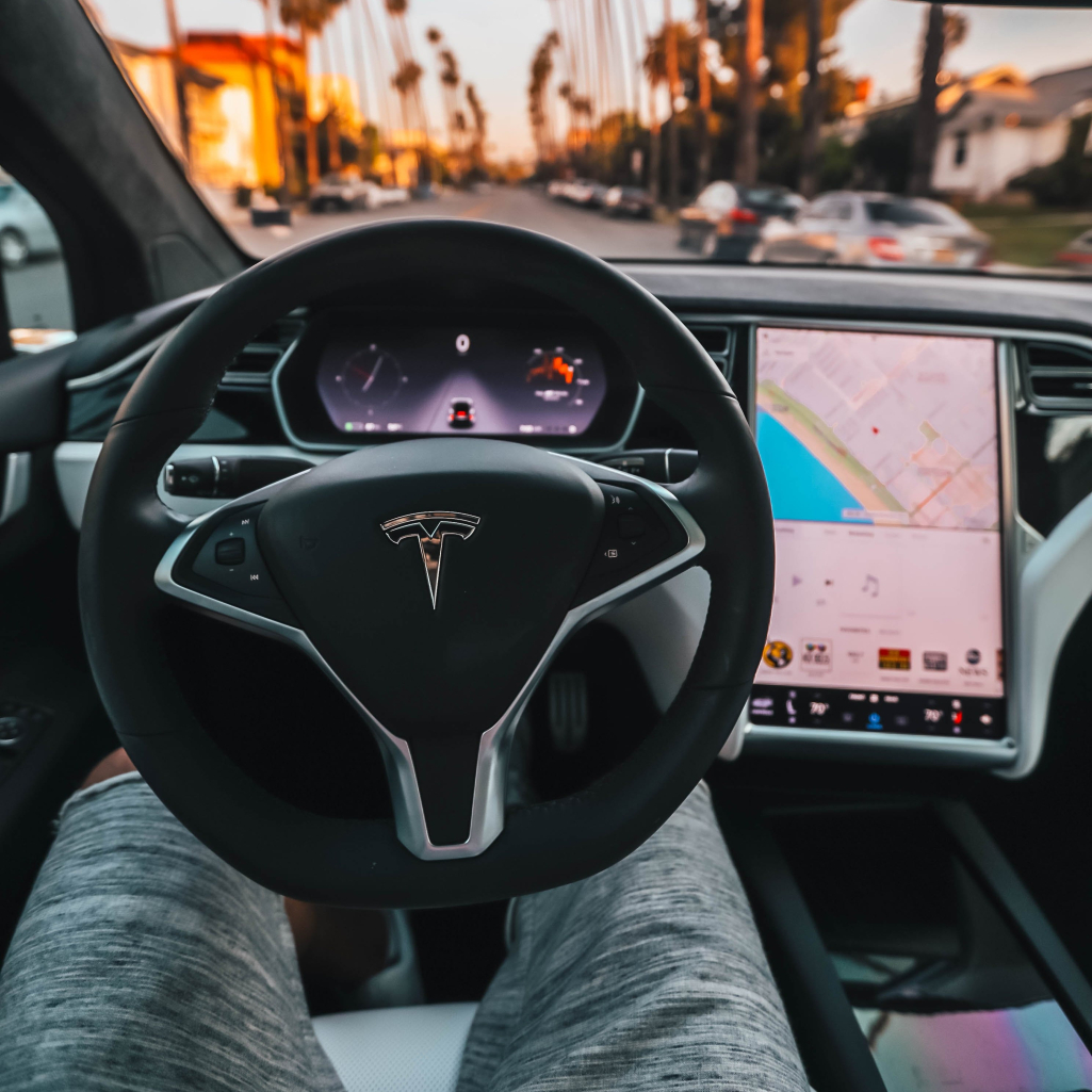 Tesla: Ετοιμάζει νέο πιο οικονομικό μοντέλο για προσέλκυση πελατών - Πόσο θα κοστίζει 