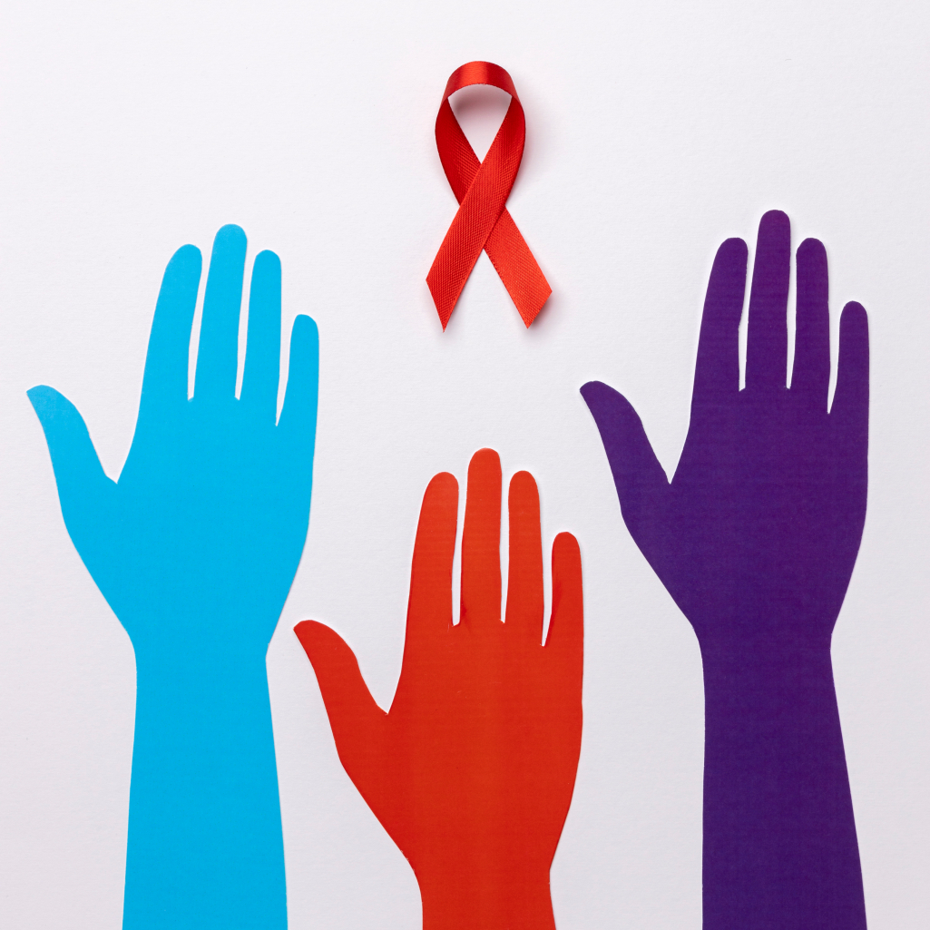 Παγκόσμια Ημέρα κατά του AIDS: Στην Ελλάδα, τα υψηλότερα ποσοστά καθυστερημένης διάγνωσης καταγράφηκαν στις γυναίκες
