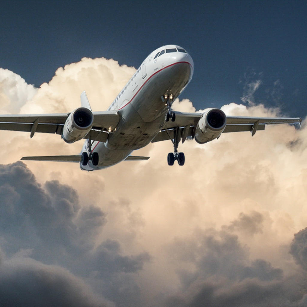 Αεροσυνοδοί αποκαλύπτουν τα πιο βρώμικα σημεία στο αεροπλάνο