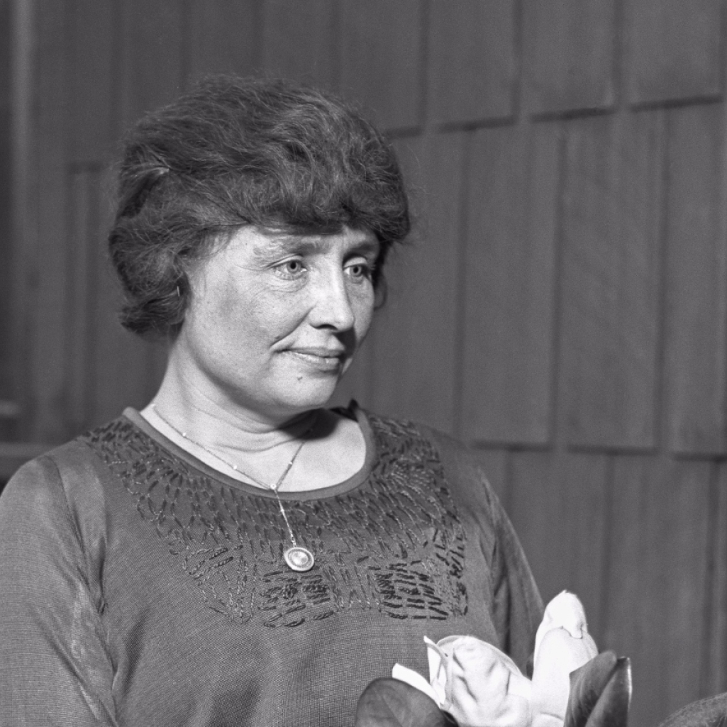Helen Keller: Κατέκτησε την αδυναμία της, αγωνίστηκε για τη γυναικεία ενδυνάμωση και άλλαξε τον κόσμο