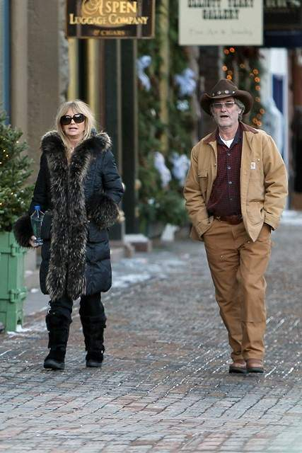 Kurt Russell and Goldie Hawn start their Holiday shopping in Aspen