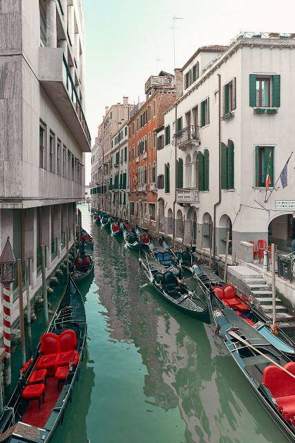 VENICE-THE-ONE-OF-A-KIND18  880
