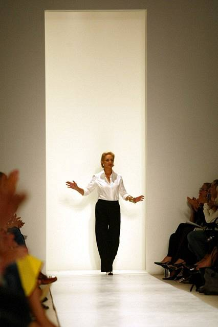Carolina-Herrera-2003-Vogue-23Mar15-Getty b 426x639