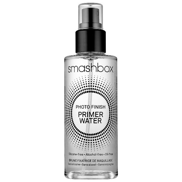 Primer Water: 2 σε 1 προϊόν που ενυδατώνει, προετοιμάζει και αναζωογονεί το δέρμα.