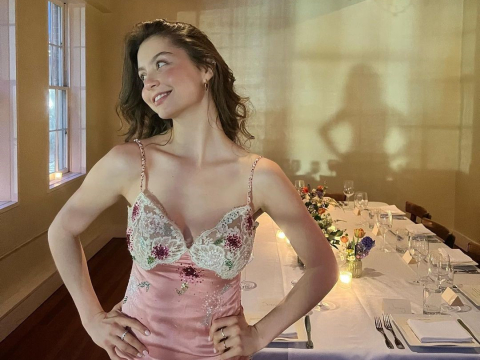 Κάθριν Ζέτα Τζόουνς: Η κόρη της έγινε 21 και έβαλε το iconic φόρεμά της από το '99