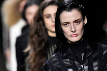 Hermès Fall 2022: To σύγχρονο equestrian συνδυάζει sexy και sporty