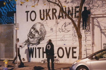 Η street art παγκοσμίως στο πλευρό της Ουκρανίας: «Αυτό που συμβαίνει εκεί, είναι πρόβλημα της ανθρωπότητας»