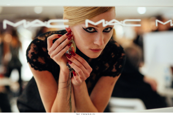 Οι top makeup artists της MAC Cosmetics, φέρνουν όλες τις νέες τάσεις του μακιγιαζ στο Hautes Grecians 2022