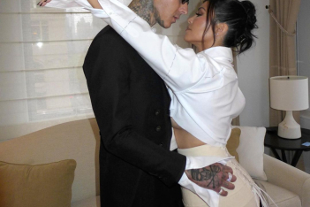Η Kourtney Kardashian και ο Travis Barker επιτέλους παντρεύτηκαν