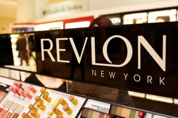Revlon: Το διάσημο beauty brand κατέθεσε αίτηση πτώχευσης και σήμανε το τέλος μιας εποχής