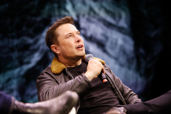 Elon Musk: Μπήκε στα Ρεκόρ Γκίνες για τη μεγαλύτερη απώλεια προσωπικής περιουσίας στην ιστορία 