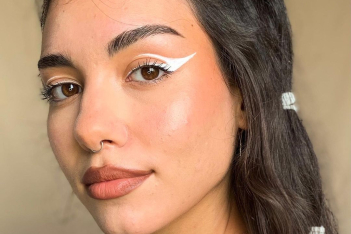 Αυτό είναι το πιο viral λευκό eyeliner του TikTok - Ώρα να το αποκτήσεις