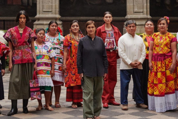 Dior Cruise 2024 Show: Ένας ύμνος στη γυναίκα, με πρωταγωνίστρια τη Frida Kahlo