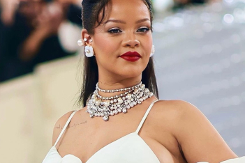 Η Rihanna παραιτήθηκε από CEO της "Savage X Fenty"