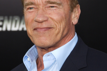 Arnold Schwarzenegger: Μιλά για τη στιγμή που αποκάλυψε στη γυναίκα του πως απέκτησε παιδί με την οικιακή βοηθό τους 