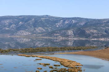 Λίμνη Κάρλα: Η ιστορία της λίμνης που αποξηράθηκε, ξαναδημιουργήθηκε και πλέον απειλεί τη Θεσσαλία