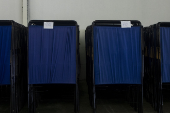 Live οι επαναληπτικές δημοτικές και περιφερειακές εκλογές στην Ελλάδα