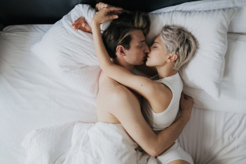 Κεφάλαιο σεξ - 5 tips που θα βάλουν φωτιά στο κρεβάτι