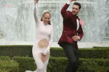 Η Τζένιφερ Λόπεζ «δεν χορταίνει» να ντύνεται νύφη - Το music video του Can't Get Enough