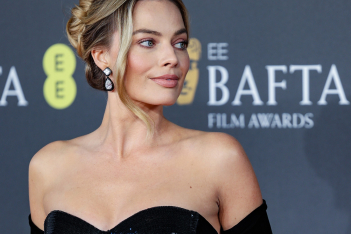 BAFTA 2024: Τα λαμπερά beauty looks που ξεχωρίσαμε από το red carpet