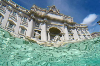 Πόσα χρήματα μαζεύουν στη Fontana di Trevi - «Βρέχει» κέρματα στο σιντριβάνι της Ρώμης