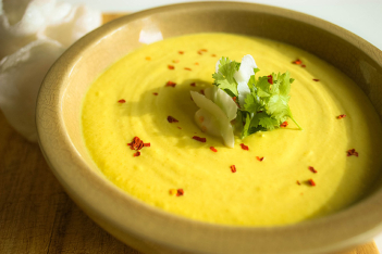 cauliflower-soup-with-yellow-curry-and-coconut-milk.jpg
