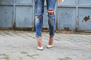 cropped-jeans-nude-shoes44871.jpg