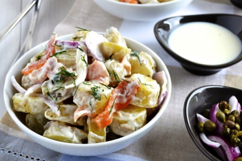 creamy-potato-salad-with-smoked-salmon3.jpg