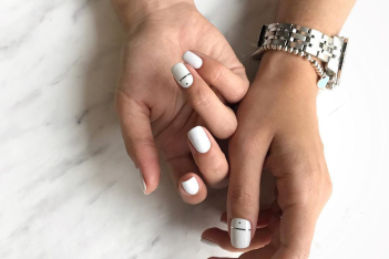 Aυτή είναι η νέα τάση στο manicure που υιοθετούν όλα τα fashion girls του Instagram 