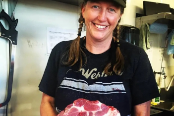 Tammi Jonas: H Vegetarian που έγινε χασάπης αφού δοκίμασε ένα burger