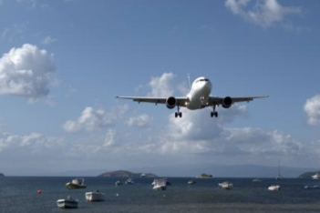 Ελληνικό αεροδρόμιο στα 10 του κόσμου με τα ωραιότερα τοπία προσγείωσης