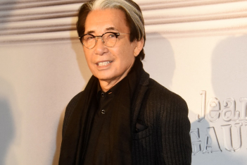 Ο διάσημος σχεδιαστής Kenzo Takada έφυγε στα 81 του από κορωνοϊό 