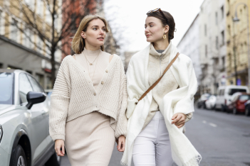 Πώς φορούν το total white οι fashion experts φέτος τον χειμώνα