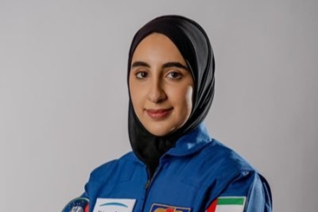 H Nora al-Matrooshi γράφει ιστορία: Η πρώτη γυναίκα από την Αραβία που θα ταξιδέψει στο διάστημα