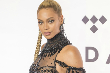 «Τώρα μπορώ να παραβιάσω τους κανόνες που πρέπει να παραβιαστούν»-Η Beyoncé μιλά στο Harper´s Bazaar για την εξέλιξη της στη γυναίκα που είναι σήμερα