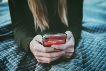 Το app που καταστρέφει τη μπαταρία του κινητού σας και καλό θα ήταν να διαγράψετε άμεσα