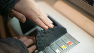 Το πιο συχνό PIN στις τραπεζικές κάρτες - Ποιοι κωδικοί «σπάνε» αμέσως