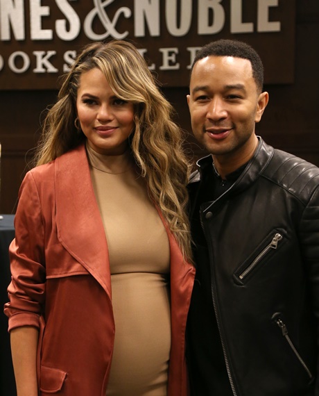 ADM_CHRISSYTEIGENBOKKSIGNING_FS - 23 February 2016 - Los Angeles, Chrissy Teigen. Chrissy Teigen Book Signing For 