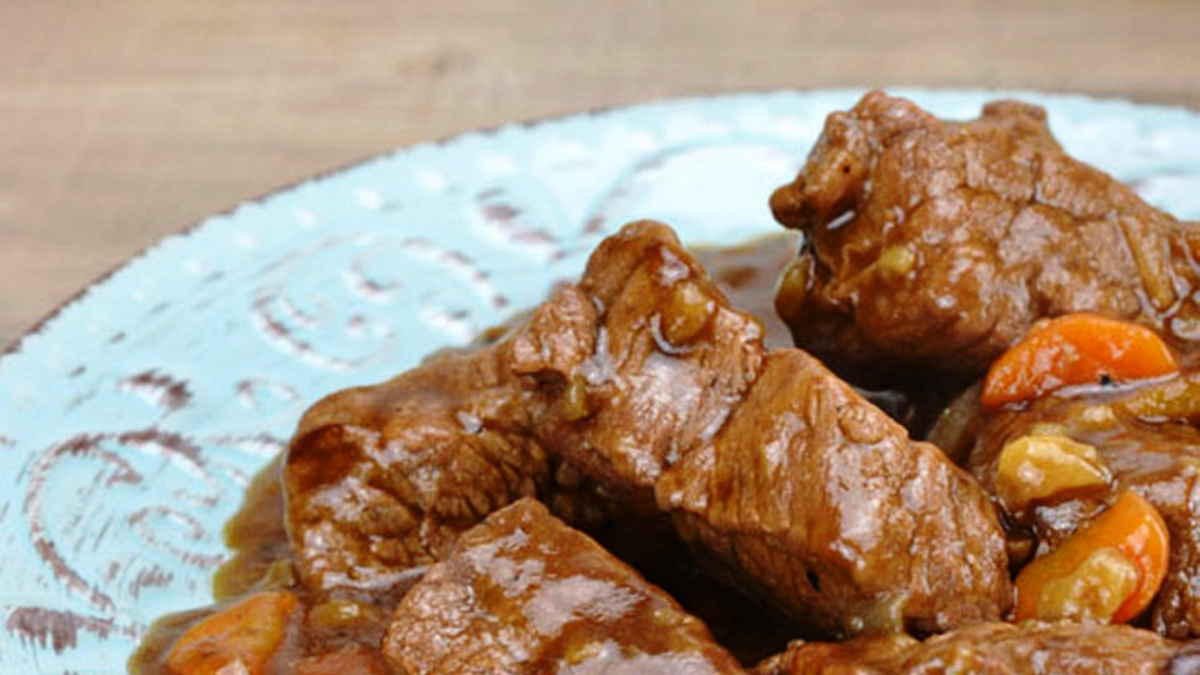 Πεντανόστιμο μοσχαράκι με μπύρα 