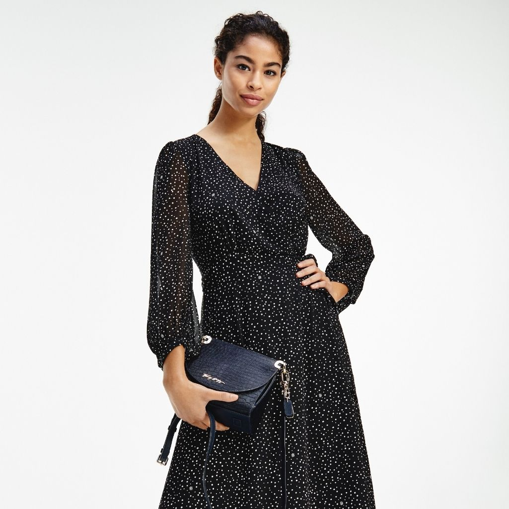 Πώς να φτιάξεις τη δική σου capsule wardrobe: party look