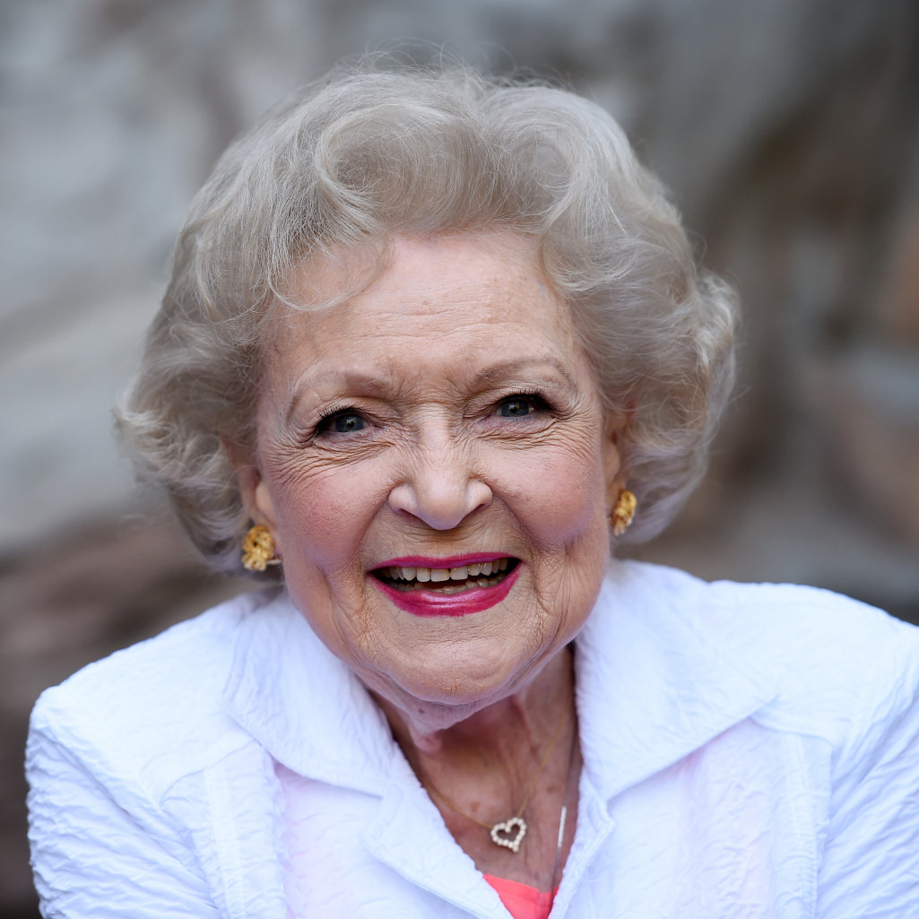 Η Betty White μοιράζεται το μυστικό της μακροζωίας της: «Δεν τρώω τίποτα πράσινο»