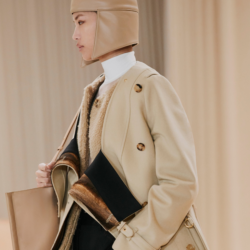 Ο οίκος Burberry εισέρχεται στην αγορά ενοικίασης και μεταπώλησης μέσω μιας νέας συνεργασίας