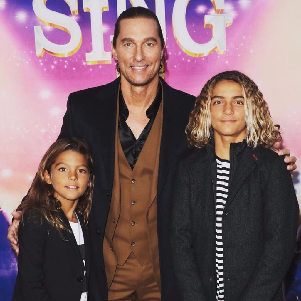 O Matthew McConaughey έκανε μια σπάνια εμφάνιση στο κόκκινο χαλί με τα τρία του παιδιά 