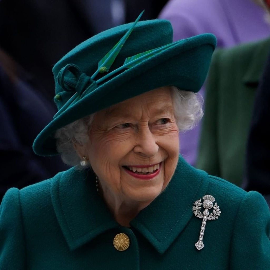 Θετική στον κορονοϊό η Βασίλισσα Ελισάβετ - Εμφανίζει ήπια συμπτώματα