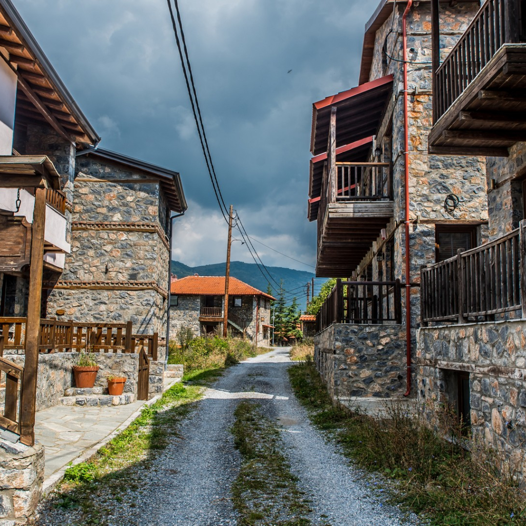 Παλαιός Άγιος Αθανάσιος: Απόδραση στην «Αράχωβα της Βόρειας Ελλάδας»