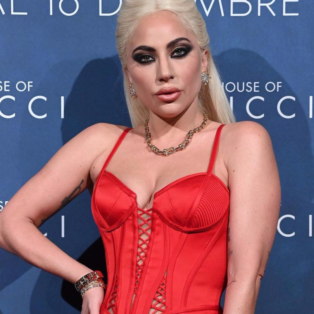 H Lady Gaga έκανε curtain bangs, την απόλυτη τάση της σεζόν 